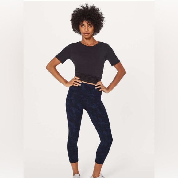 Lululemon Wunder Under Crop (Hi-Rise) (Full-On Luxtreme 21"). Navy Black Camo - Picture 1 of 6